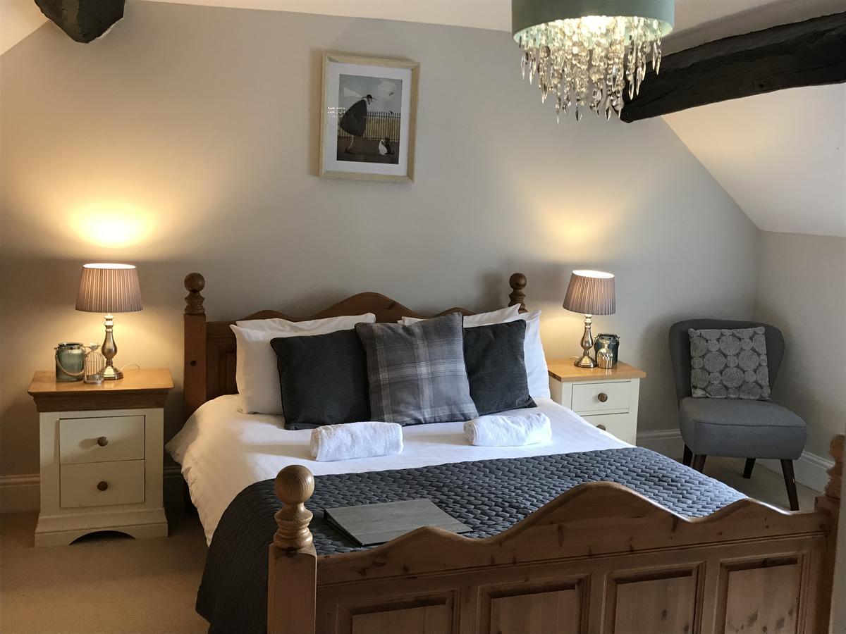 Elton Gratton Grange Farm Bed & Breakfast エクステリア 写真