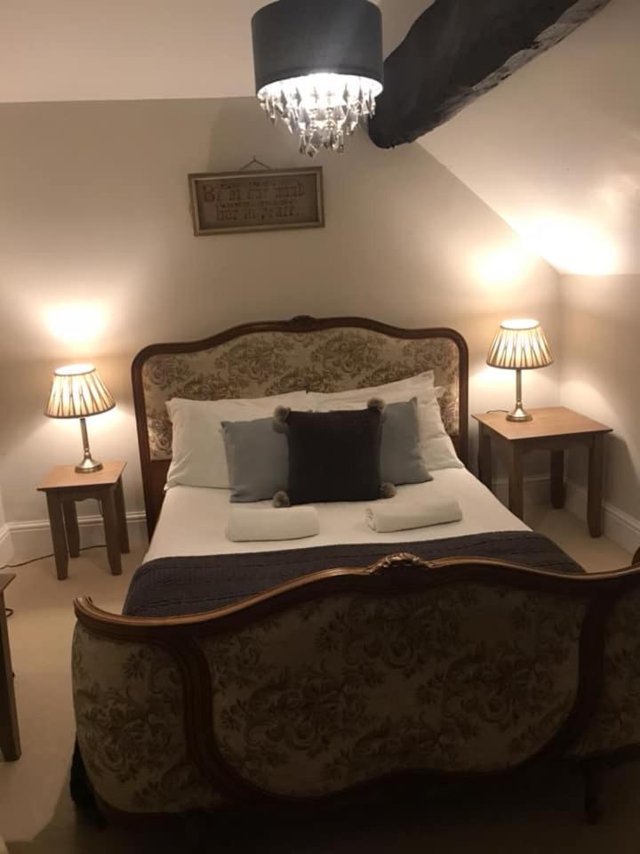 Elton Gratton Grange Farm Bed & Breakfast エクステリア 写真